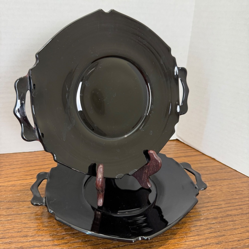 L.E. Smith Mt Pleasant Black Amethyst 7" Handled Sandwich Plates Set of 2